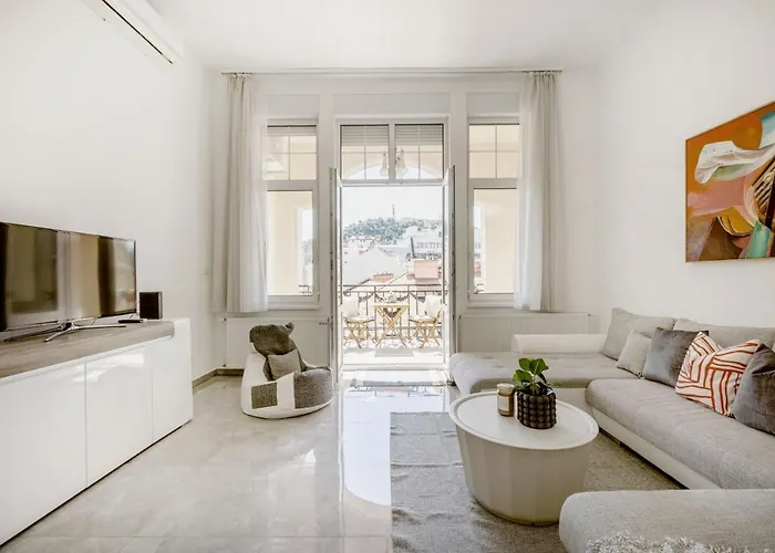 Skyline Serenity Retreat @vaci Famous Street Apartament Budapeszt