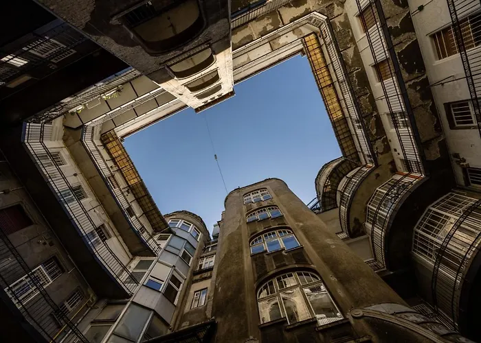 Skyline Serenity Retreat @vaci Famous Street * Budapeszt