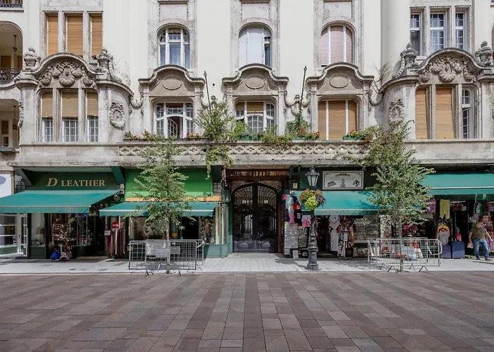 Skyline Serenity Retreat @vaci Famous Street Apartament Budapeszt