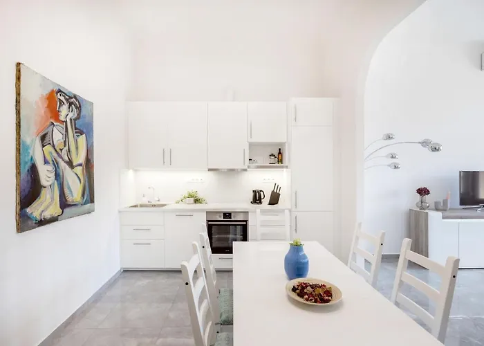 Skyline Serenity Retreat @vaci Famous Street * Budapeszt