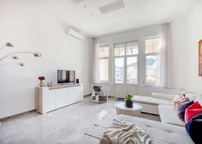 Skyline Serenity Retreat @vaci Famous Street Apartament *